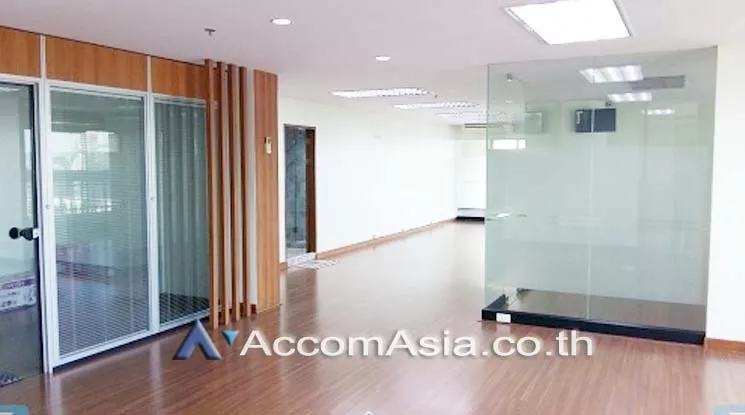 unit Office space For Rent in Silom, Bangkok  near BTS Surasak (AA16857)